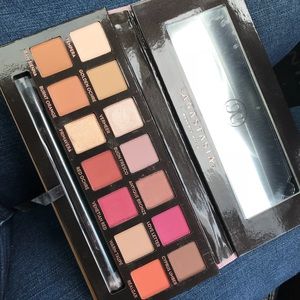 anastasia beverly hills modern renaissance palette